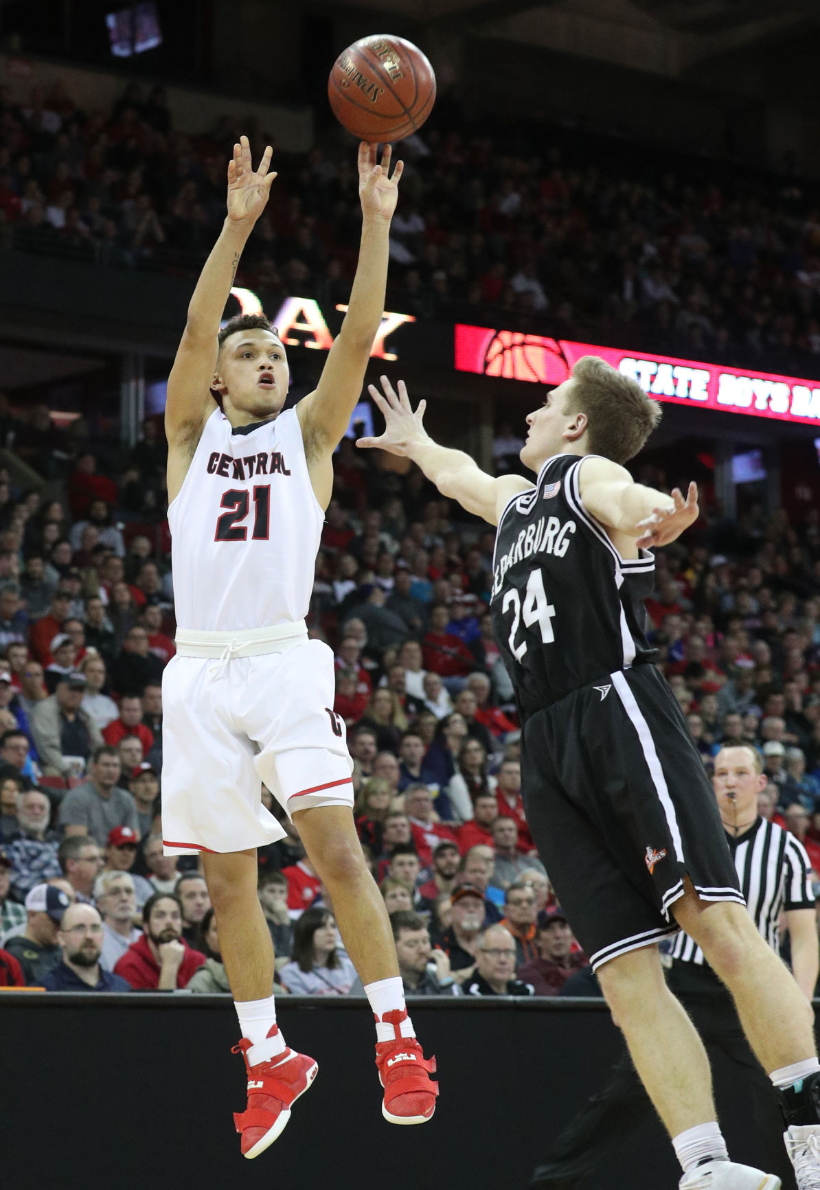 Kobe King, La Crosse Central hold off Cedarburg for state title